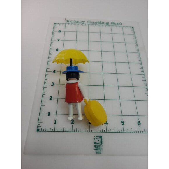 Playmobil Vintage Figure Travelling Lady with Umbrella White Collar 3322-B - Picture 4 of 4
